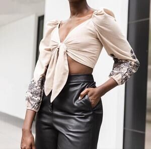 Willow Front Tie embroidery top size S